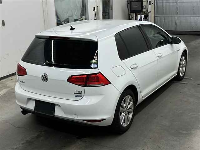 VOLKSWAGEN GOLF 2014