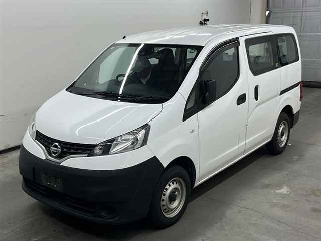 NISSAN NV200 2020