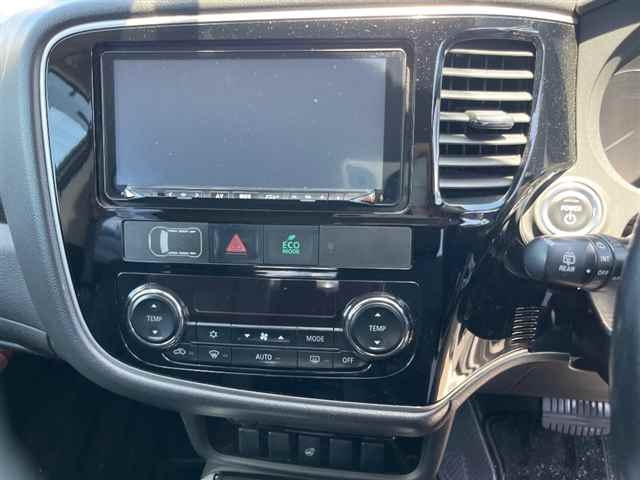 MITSUBISHI OUTLANDER PHEV 2016