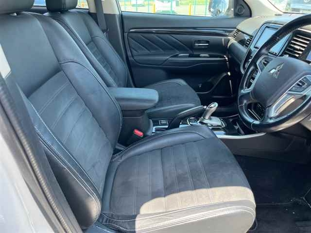 MITSUBISHI OUTLANDER PHEV 2016