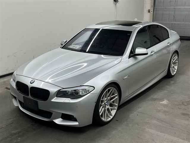 BMW 5 SERIES 2011