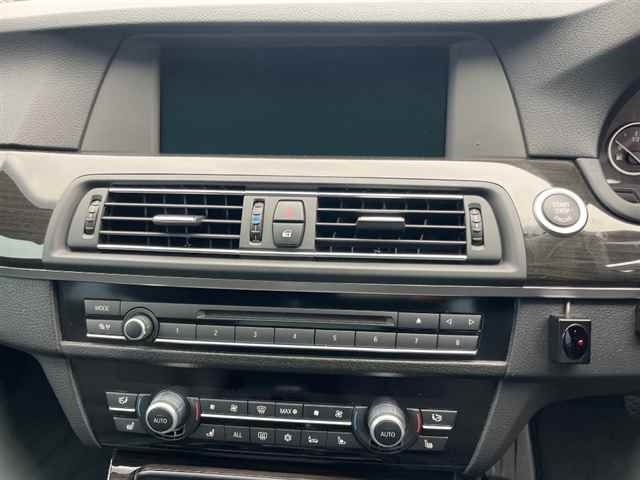 BMW 5 SERIES 2011