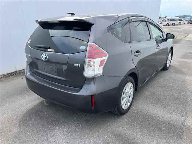 TOYOTA PRIUS ALPHA 2020