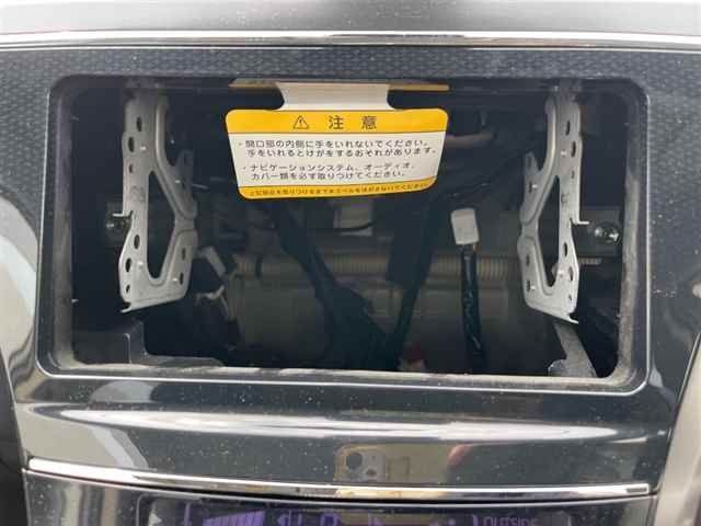 TOYOTA PRIUS ALPHA 2020