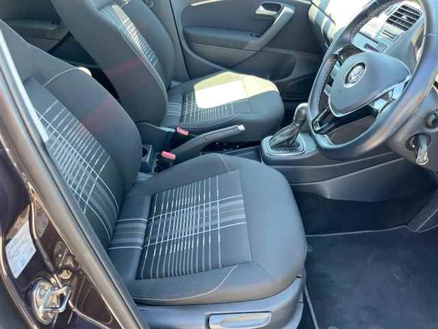 VOLKSWAGEN POLO 2015