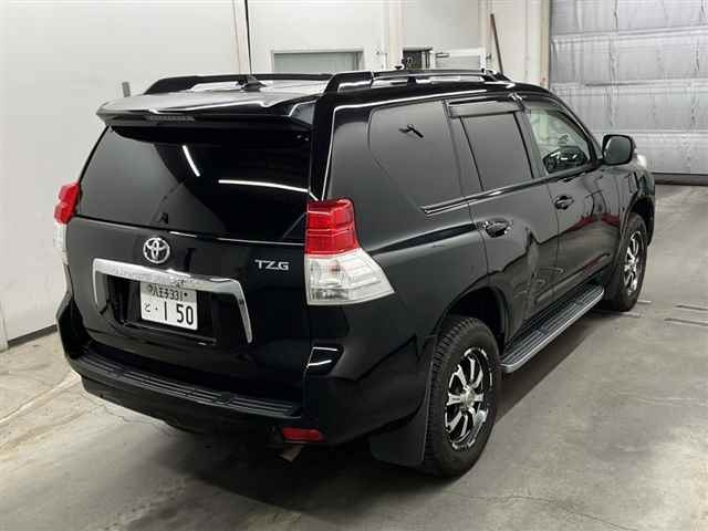 TOYOTA LAND CRUISER PRADO 2013
