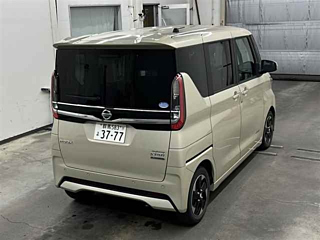 NISSAN ROOX 2021