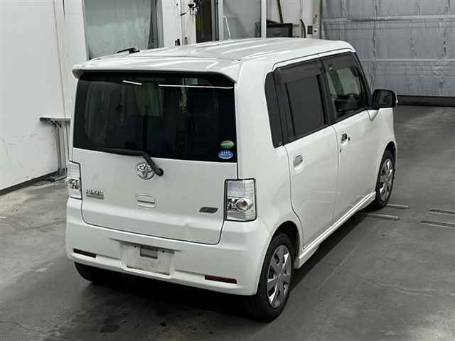 TOYOTA PIXIS SPACE 2012