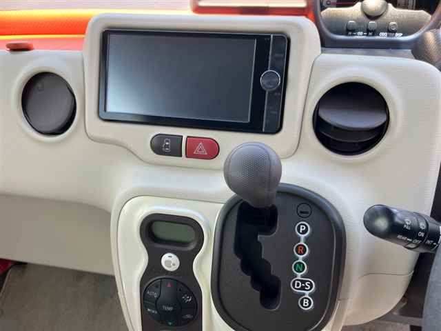 TOYOTA SPADE 2012