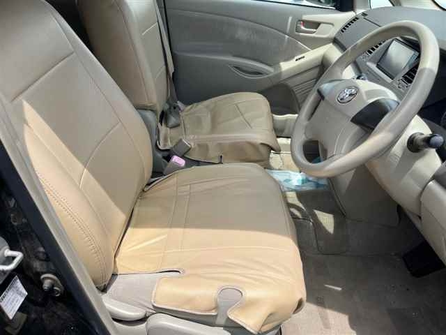 TOYOTA ISIS 2010