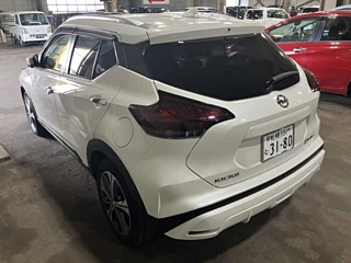 NISSAN KIX 2020