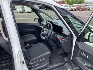 NISSAN SERENA 2023