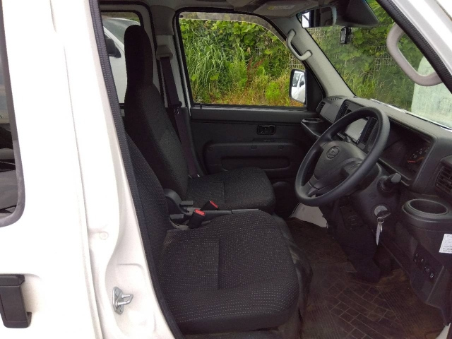 DAIHATSU HIJET VAN 2019