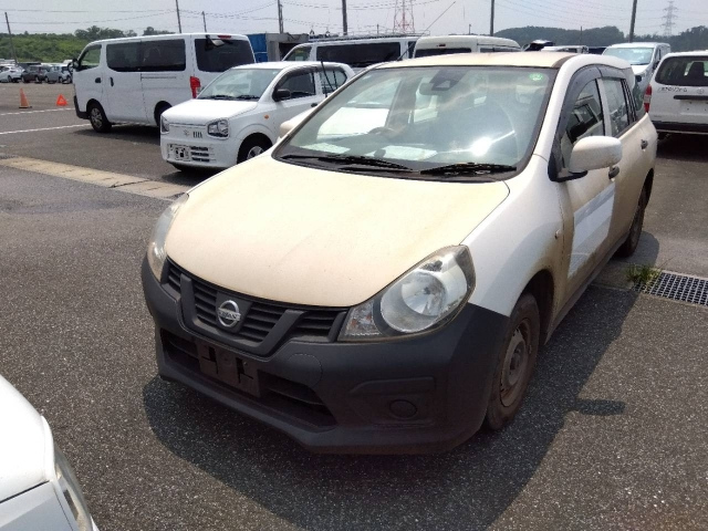 NISSAN AD 2018