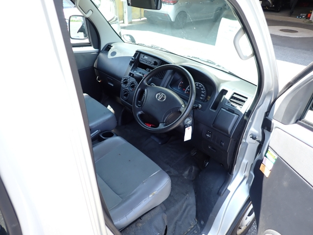 TOYOTA TOWN ACE VAN 2013
