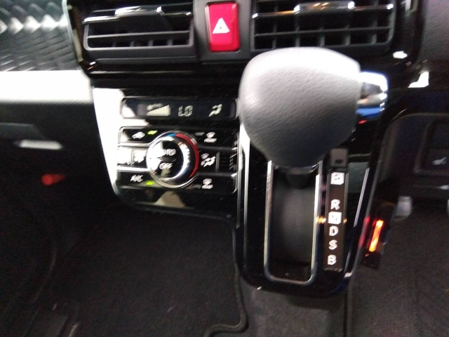 DAIHATSU TANTO 2021