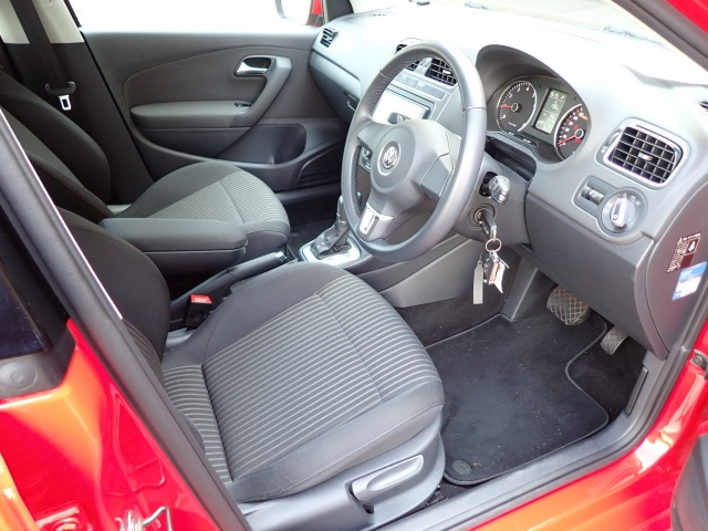 VOLKSWAGEN POLO 2014