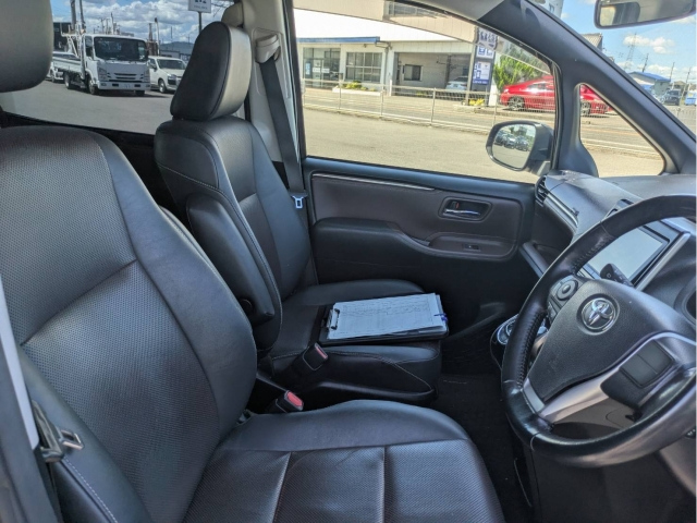 TOYOTA ESQUIRE 2014