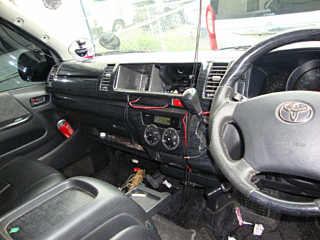 TOYOTA HIACE 2012