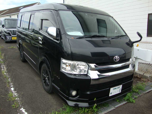 TOYOTA HIACE 2012