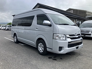 TOYOTA HIACE 2017