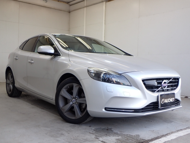 VOLVO V40 2013