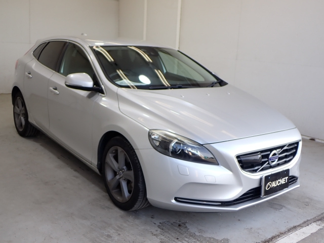 VOLVO V40 2013