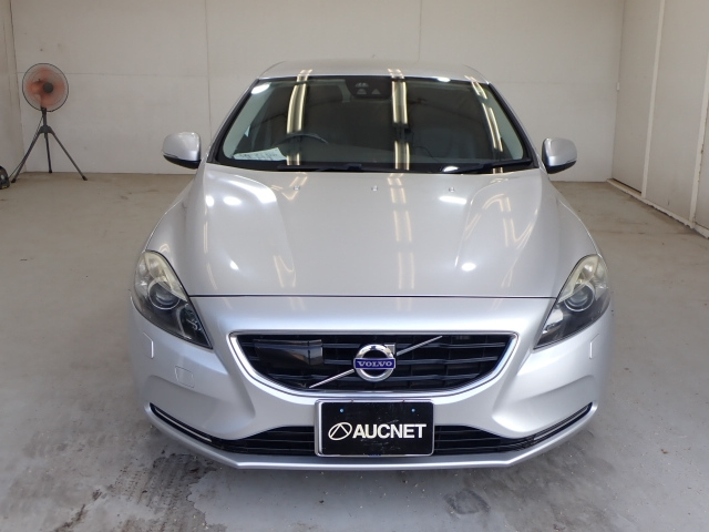 VOLVO V40 2013