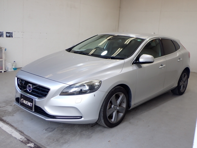 VOLVO V40 2013