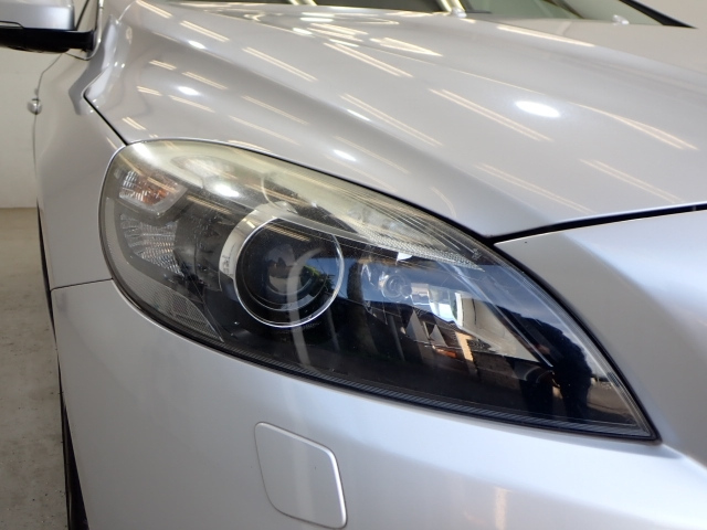 VOLVO V40 2013