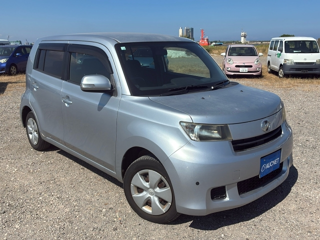 TOYOTA BB 2010