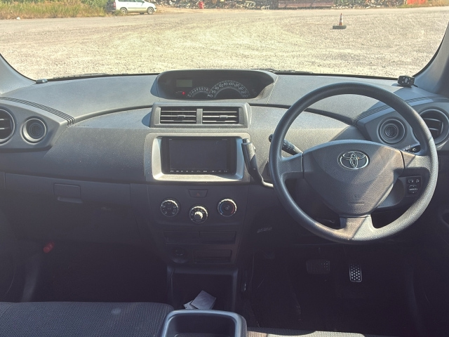 TOYOTA BB 2010