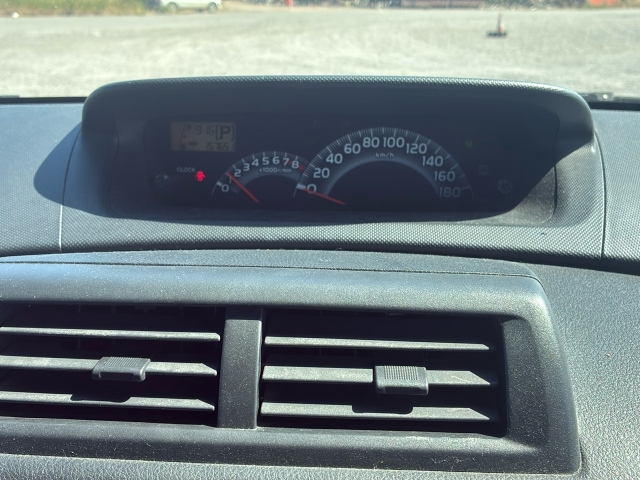TOYOTA BB 2010