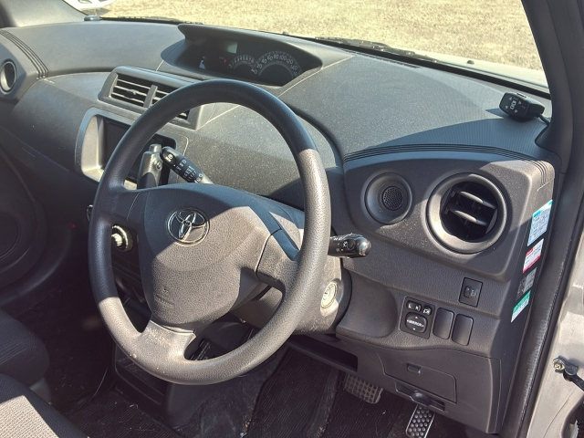 TOYOTA BB 2010