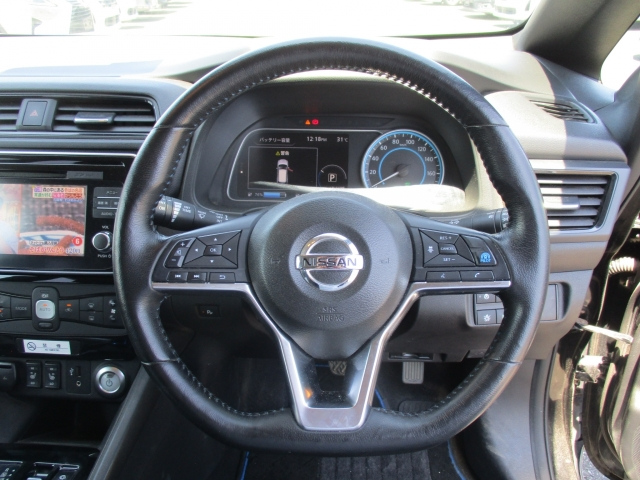 NISSAN LEAF 2018