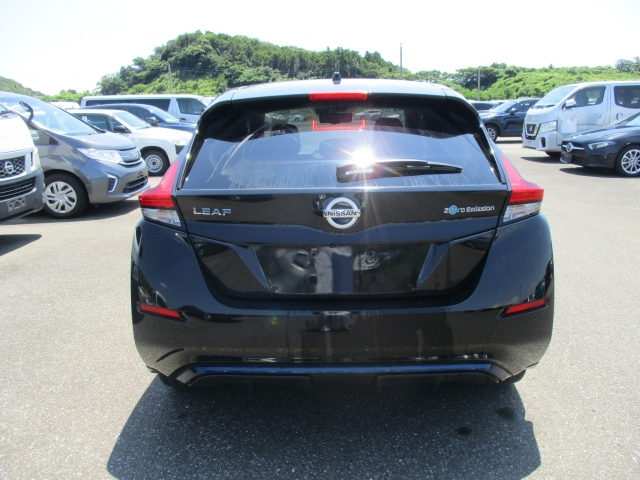 NISSAN LEAF 2018