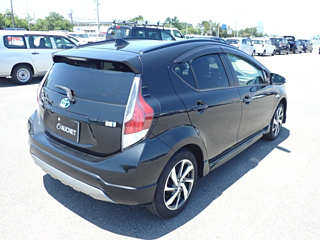 TOYOTA AQUA 2016