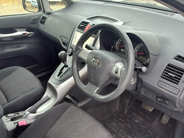 TOYOTA AURIS 2010