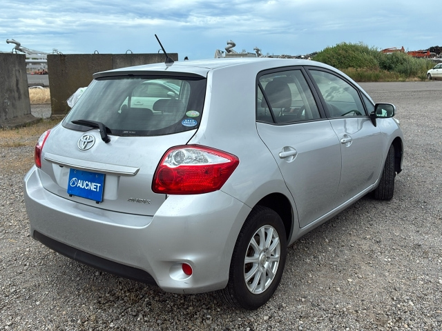 TOYOTA AURIS 2010