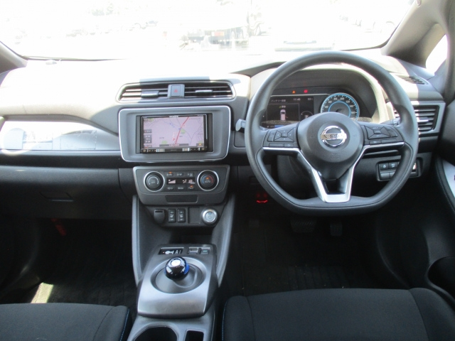 NISSAN LEAF 2018