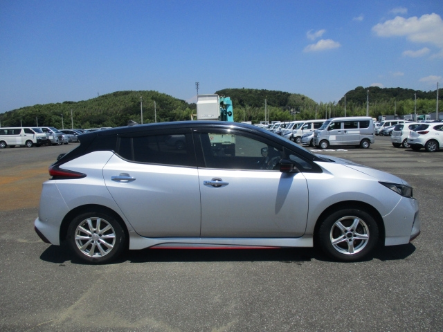 NISSAN LEAF 2020