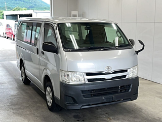 TOYOTA HIACE VAN 2013