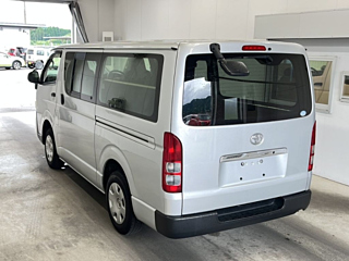 TOYOTA HIACE VAN 2013