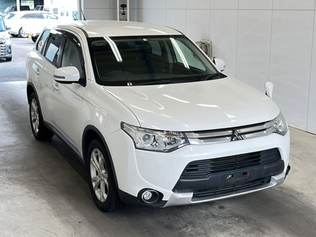 MITSUBISHI OUTLANDER 2014