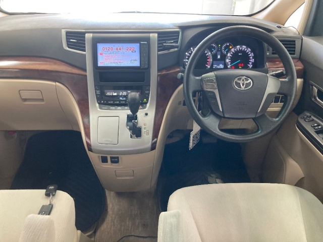 TOYOTA ALPHARD 2011
