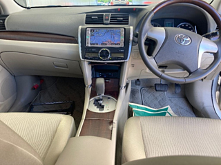 TOYOTA PREMIO 2012