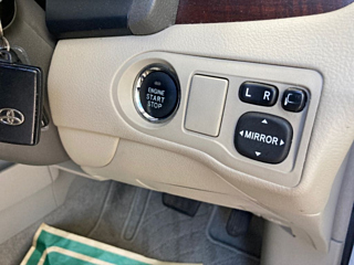 TOYOTA PREMIO 2012