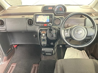 TOYOTA PORTE 2017