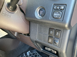 TOYOTA SPADE 2013