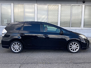 TOYOTA PRIUS ALPHA 2012